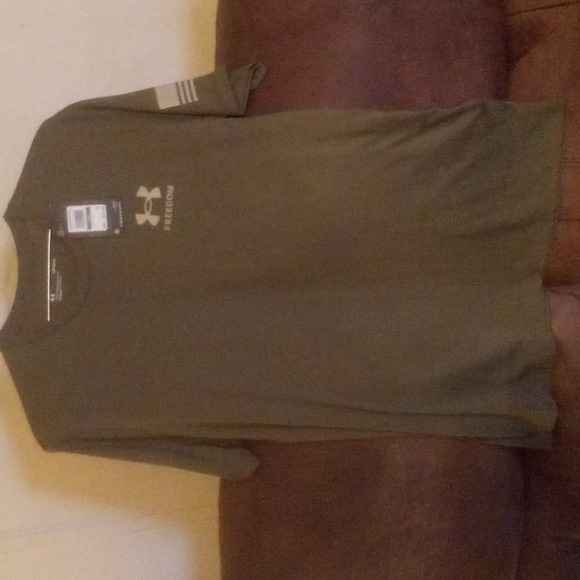 Under Armour Other - Brand-new Tee Shirt size Large (NEW)